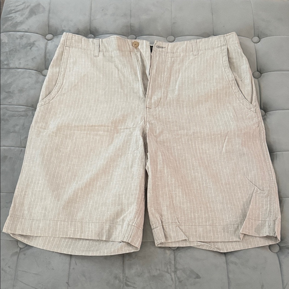 Banana Republic Men's Light Tan Striped Shorts